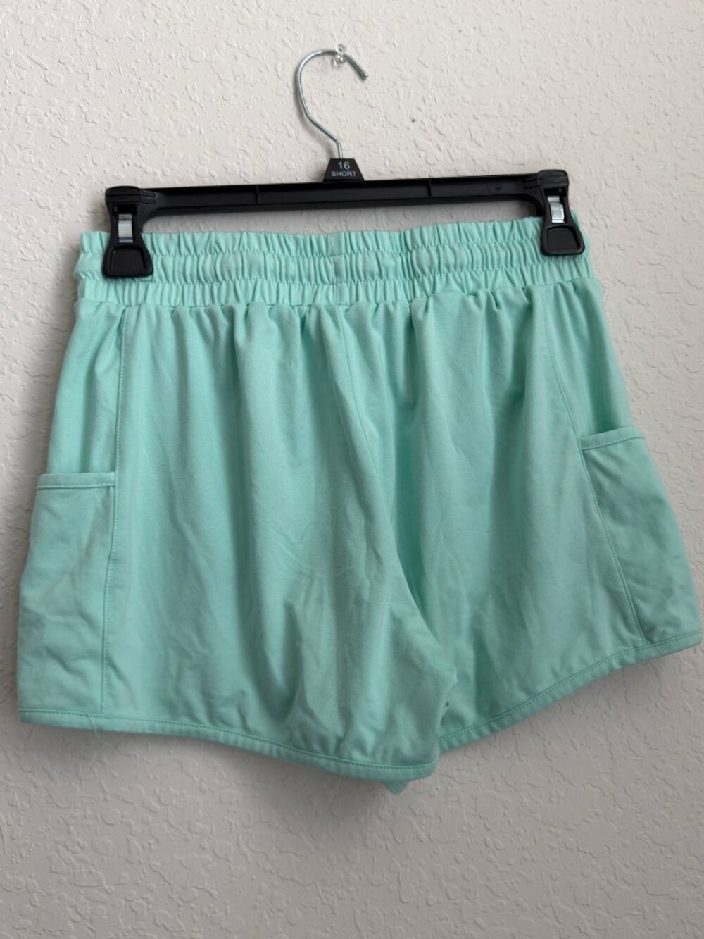 We Wander Girls L 12/14 Mint Green Athletic Shorts Pockets. (G)